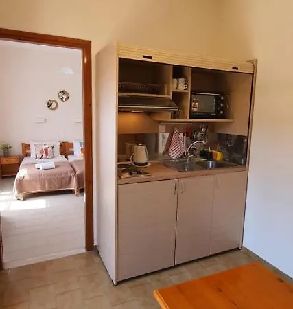 Nicoll Hotel apartamentowy Acharavi (Corfu)